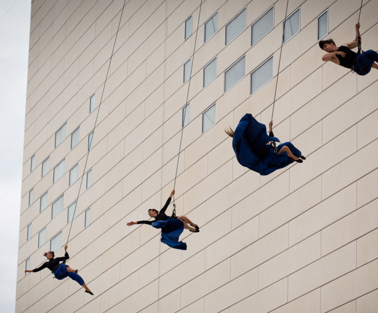 Photo 4 Danseurs sur façade